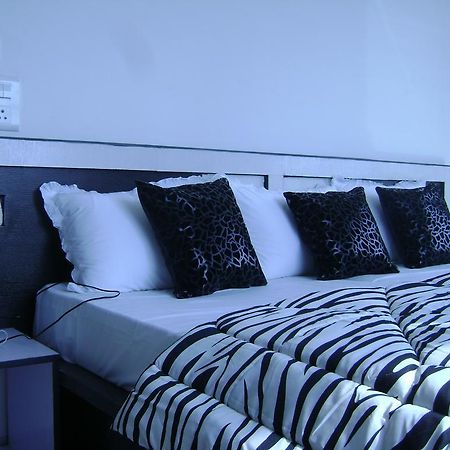Aura Suites Gurgaon Dış mekan fotoğraf